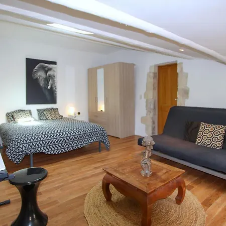 בית נופש 2 Bedroom Nice In Restitut