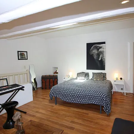 2 Bedroom Nice In Restitut בית נופש *