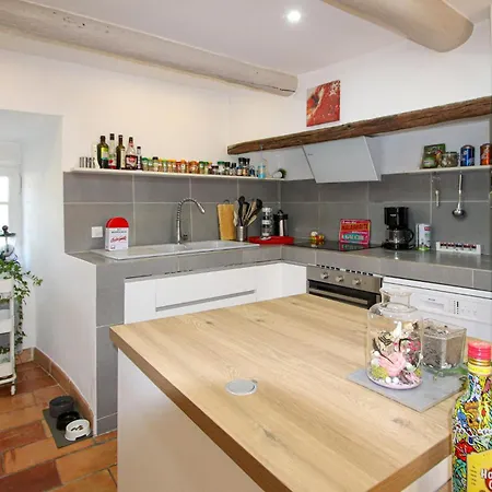 2 Bedroom Nice In Restitut בית נופש *